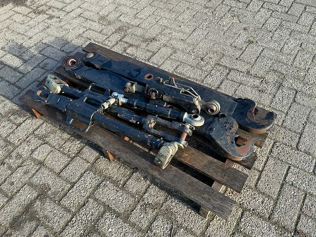 2008 massey ferguson - 8470 dyna vt - vierwielaangedreven landbouwtractor - afbeelding 30 van  42