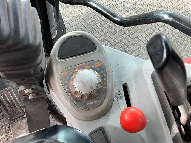 2008 massey ferguson 6460 dyna-6 vierwielaangedreven landbouwtractor - afbeelding 3 van  32