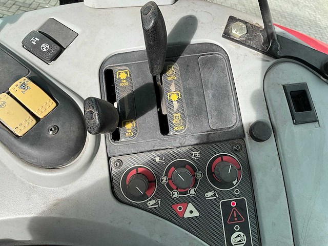 2008 massey ferguson 6460 dyna-6 vierwielaangedreven landbouwtractor - afbeelding 7 van  32