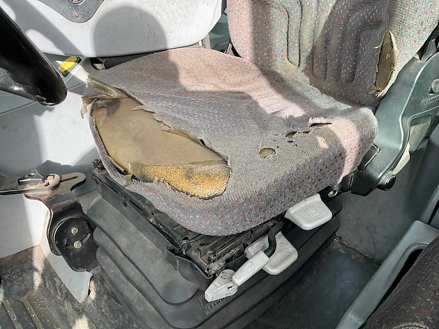 2008 massey ferguson 6460 dyna-6 vierwielaangedreven landbouwtractor - afbeelding 31 van  32