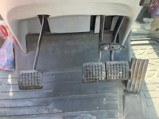 2008 massey ferguson 6470 vierwielaangedreven landbouwtractor - afbeelding 5 van  12