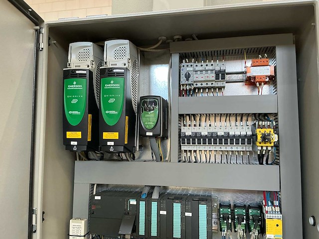 2008 mav 8 semi-automatische stansmachine - afbeelding 5 van  21