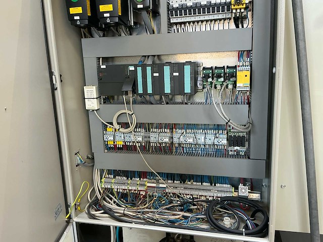 2008 mav 8 semi-automatische stansmachine - afbeelding 6 van  21