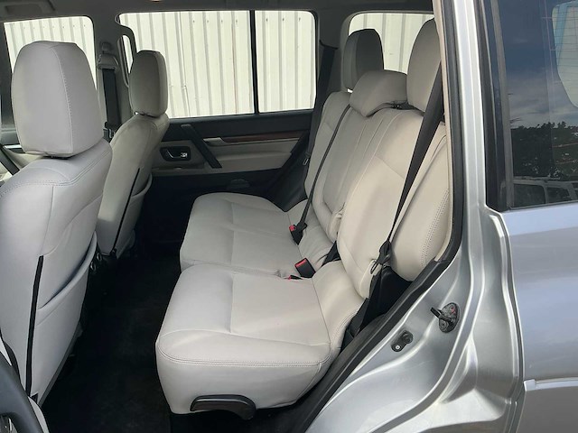 2008 mitsubishi pajero 3.0 v6 gls 4wd automaat – 7-persoons - afbeelding 15 van  34