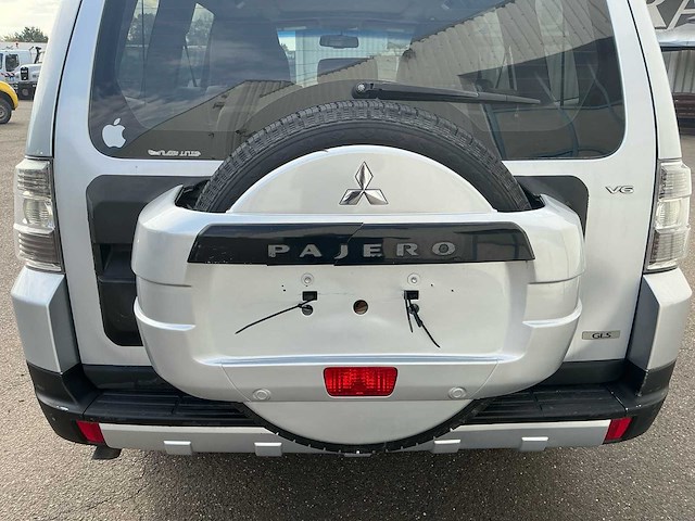 2008 mitsubishi pajero 3.0 v6 gls 4wd automaat – 7-persoons - afbeelding 31 van  34