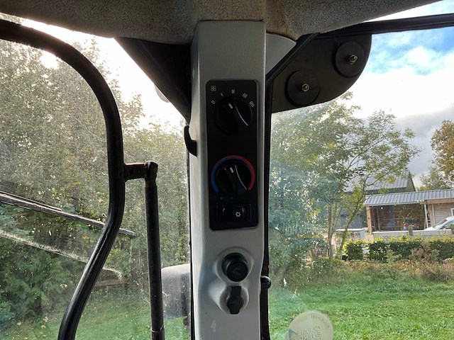 2008 new holland t6070 vierwielaangedreven landbouwtractor - afbeelding 37 van  37