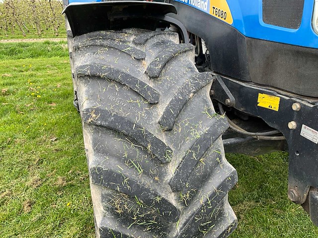 2008 new holland t6080 vierwielaangedreven landbouwtractor - afbeelding 26 van  36