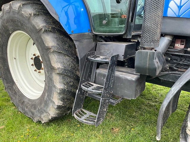 2008 new holland t6080 vierwielaangedreven landbouwtractor - afbeelding 29 van  36