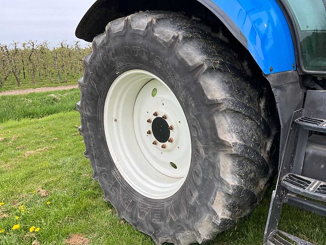 2008 new holland t6080 vierwielaangedreven landbouwtractor - afbeelding 30 van  36