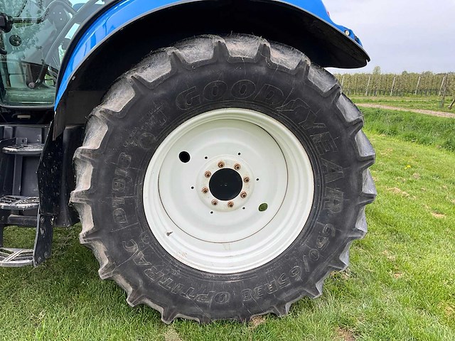 2008 new holland t6080 vierwielaangedreven landbouwtractor - afbeelding 5 van  36