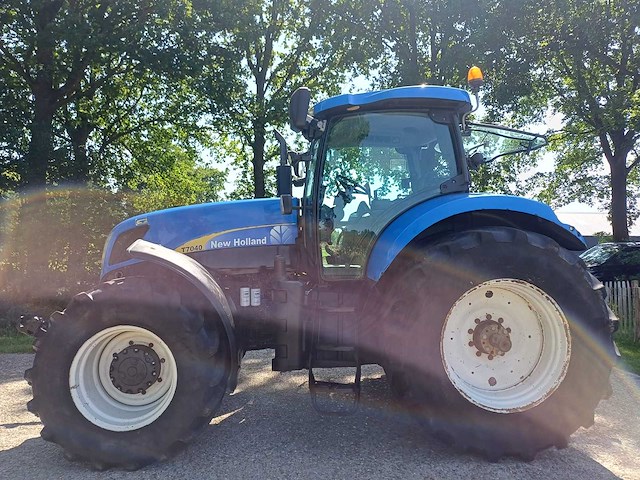 2008 new holland t7040 vierwielaangedreven landbouwtractor - afbeelding 28 van  30