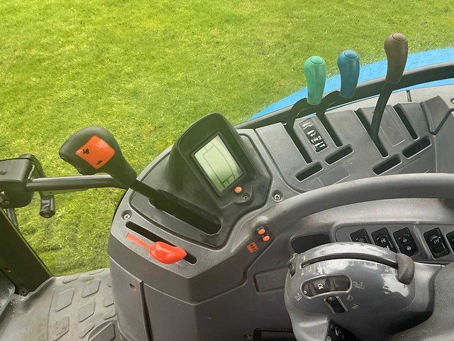 2008 new holland ts135a vierwielaangedreven landbouwtractor - afbeelding 5 van  28