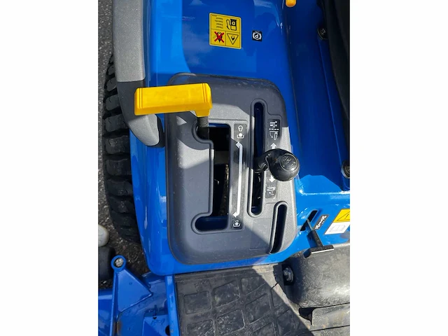 2008 new holland tz24d vierwiel aangedreven compacttractor - afbeelding 6 van  19