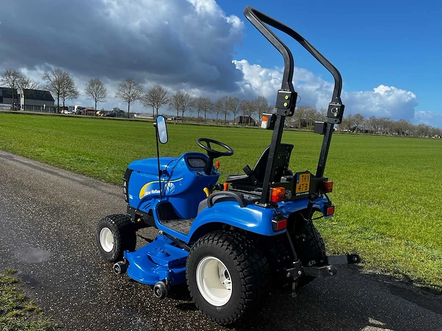 2008 new holland tz24d vierwiel aangedreven compacttractor - afbeelding 17 van  19