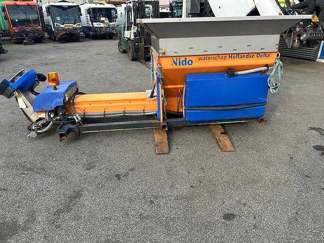 2008 nido stratos b11k-27 wcln350 salt spreader - afbeelding 2 van  6