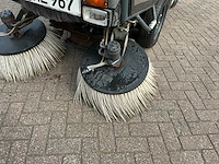 2008 nilfisk rs501 zelfrijdende veegmachine - afbeelding 4 van  28