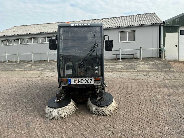 2008 nilfisk rs501 zelfrijdende veegmachine - afbeelding 22 van  28