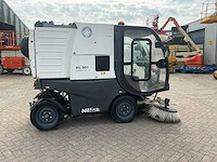 2008 nilfisk rs501 zelfrijdende veegmachine - afbeelding 24 van  28