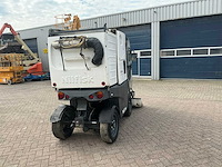 2008 nilfisk rs501 zelfrijdende veegmachine - afbeelding 25 van  28