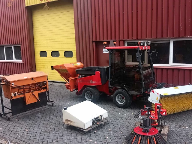 2008 nimos dm-trac 205 vierwielaangedreven landbouwtractor - afbeelding 1 van  18
