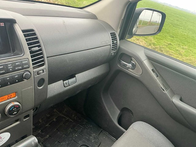 2008 nissan navara 4x4 bedrijfswagen - afbeelding 26 van  36