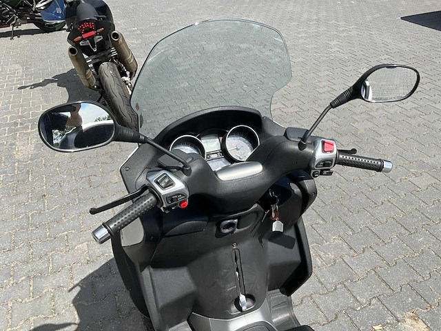 2008 piaggio mp3 lt 250 ie motorfiets - afbeelding 9 van  13