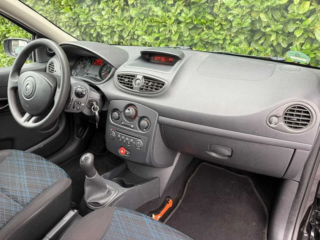 2008 renault clio 1.2-16v special line personenauto - afbeelding 12 van  15