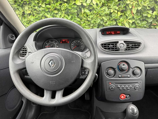 2008 renault clio 1.2-16v special line personenauto - afbeelding 13 van  15