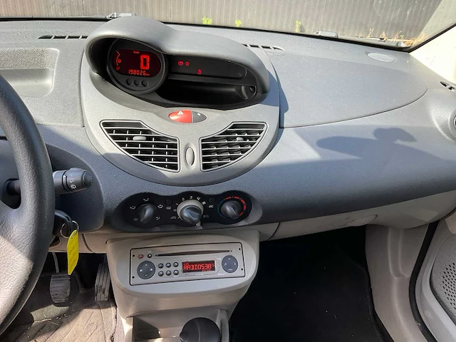 2008 renault twingo personenauto - afbeelding 7 van  25