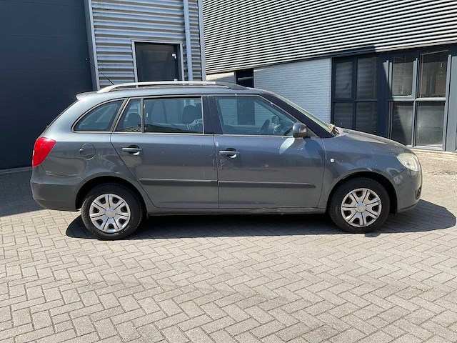2008 skoda fabia combi 1.6-16v ambiente 54-gfk-7 - afbeelding 11 van  30