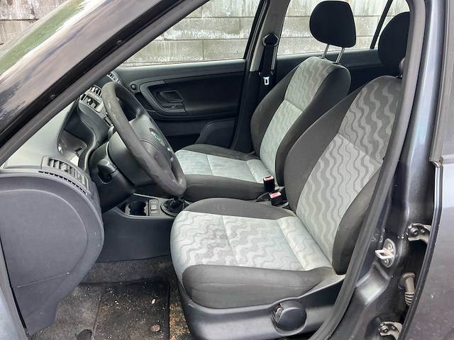 2008 skoda fabia personenauto - afbeelding 11 van  45