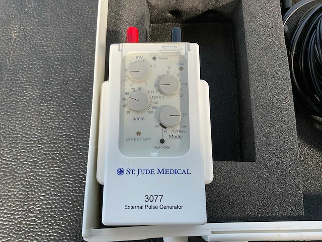 2008 st. jude medical 3077 uitwendige pacemaker - afbeelding 1 van  6