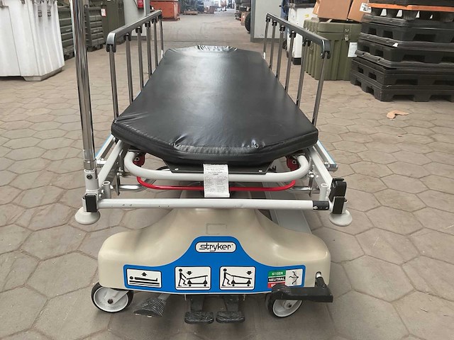 2008 stryker hospital bed - afbeelding 4 van  8