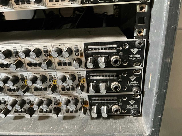 2008 studio projects sp828 rackmixer (3x) - afbeelding 2 van  4