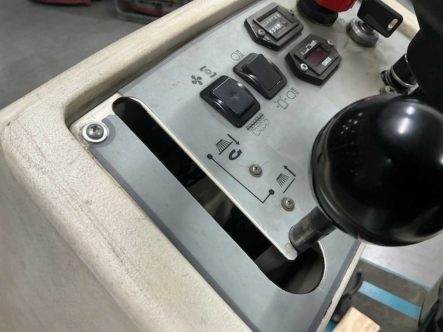 2008 tennant 6100 veegmachine - afbeelding 8 van  17