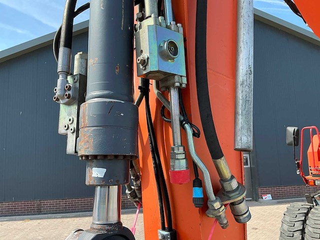 2008 terex tw150 banden graafmachine - afbeelding 14 van  45