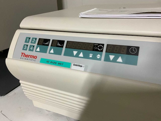 2008 thermo scientific heraeus multifuge 1s tafel centrifuge - afbeelding 3 van  6