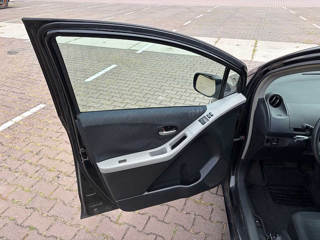 2008 toyota yaris 1.3 vvti sol mmt personenauto - afbeelding 25 van  106