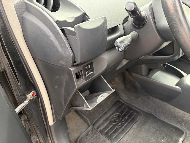 2008 toyota yaris 1.3 vvti sol mmt personenauto - afbeelding 37 van  106