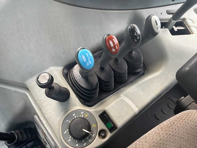 2008 valtra t191 vierwielaangedreven landbouwtractor - afbeelding 14 van  33