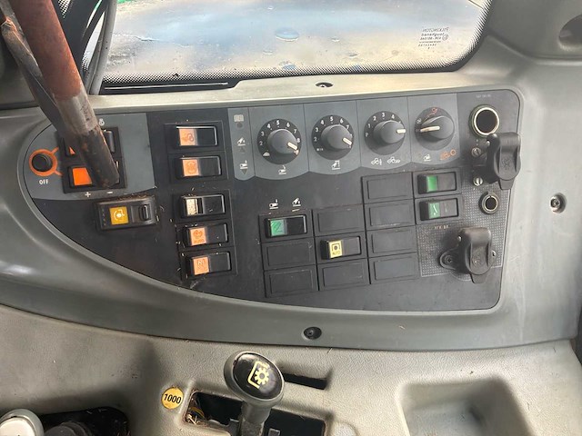 2008 valtra t191 vierwielaangedreven landbouwtractor - afbeelding 15 van  33