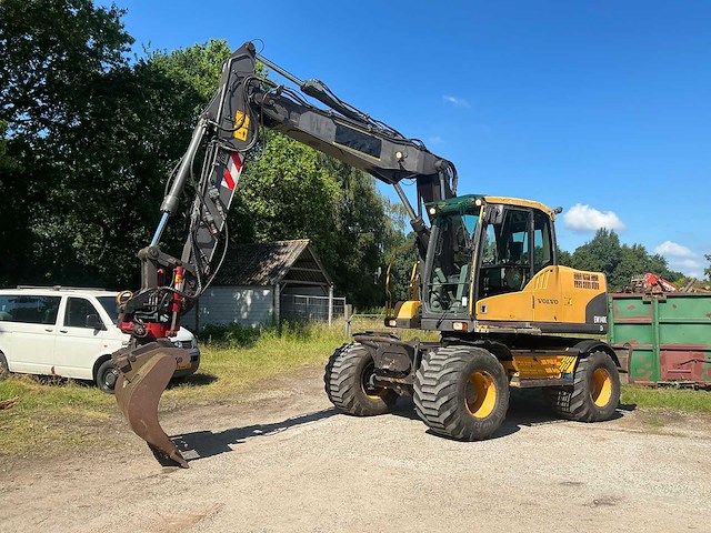 2008 volvo ew140c banden graafmachine met kanteljuk en rotator - afbeelding 12 van  50