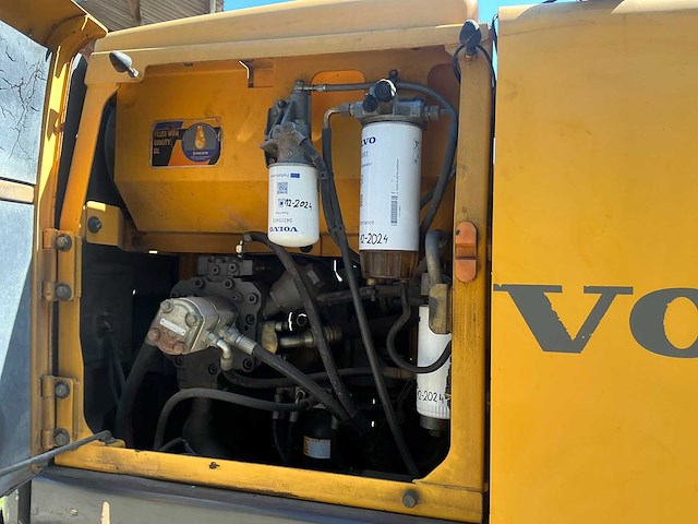2008 volvo ew140c banden graafmachine met kanteljuk en rotator - afbeelding 24 van  50