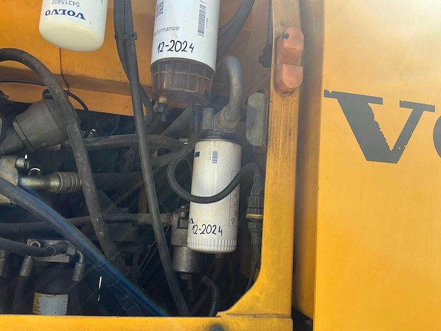 2008 volvo ew140c banden graafmachine met kanteljuk en rotator - afbeelding 26 van  50