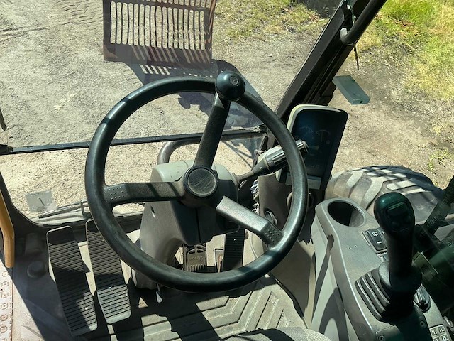 2008 volvo ew140c banden graafmachine met kanteljuk en rotator - afbeelding 31 van  50