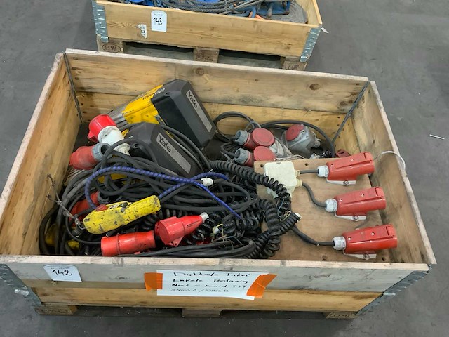 2008 yale cpvf 5-8 elektrische kettingtakel (2x) - afbeelding 1 van  3