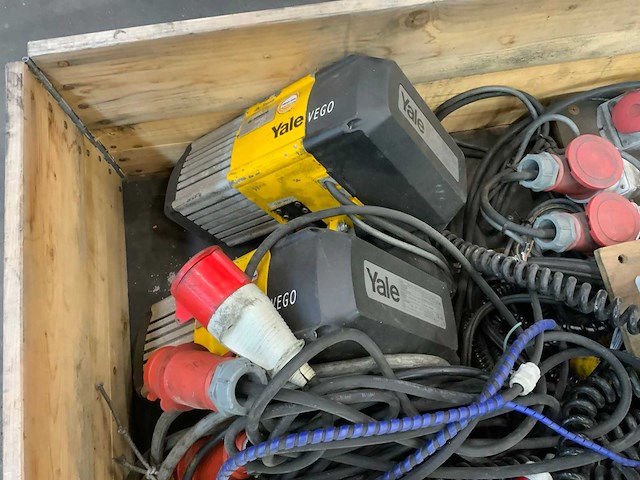 2008 yale cpvf 5-8 elektrische kettingtakel (2x) - afbeelding 2 van  3