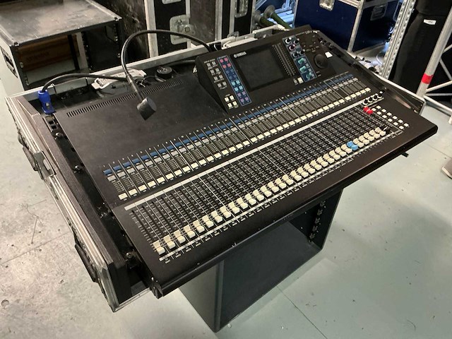 2008 yamaha ls9-32 digitale mengtafel - afbeelding 1 van  10