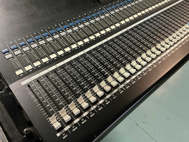 2008 yamaha ls9-32 digitale mengtafel - afbeelding 4 van  10