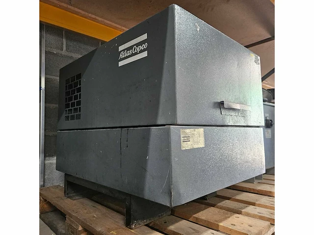 2009 - atlas copco - lt5-15uv hood - air compressors - afbeelding 1 van  2